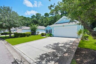 211 Hampton Cir in Bluffton, SC - Building Photo - Building Photo