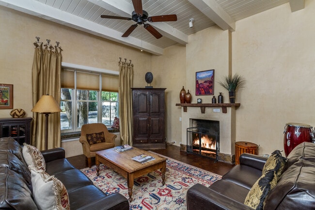 property at 572 W San Francisco St