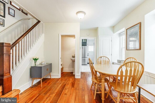 452 Renfrew Ave in Ambler, PA - Foto de edificio - Building Photo