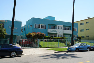 330 S Kenmore Ave in Los Angeles, CA - Building Photo - Building Photo