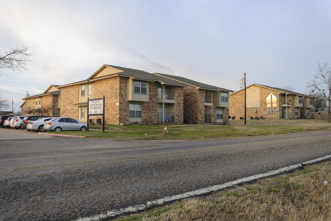 Willows Apartments in Wolfe City, TX - Building Photo