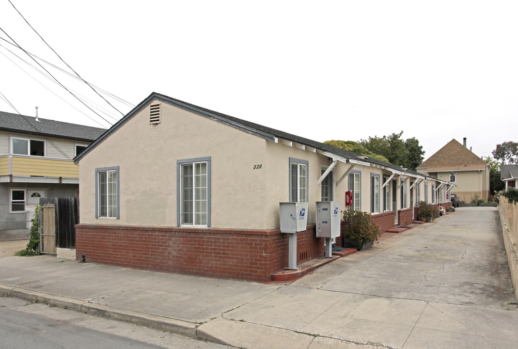 220 Center St in Santa Cruz, CA - Building Photo