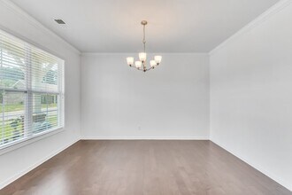 8028 Forest Hills Dr in Spring Hill, TN - Building Photo - Building Photo
