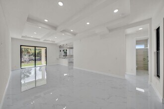 446 Skyland Ln in Port Charlotte, FL - Building Photo - Building Photo