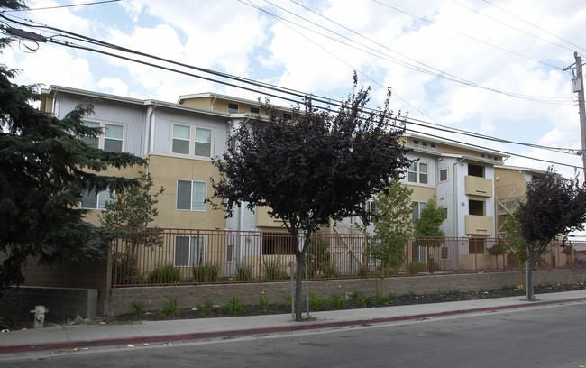 El Paseo Family in San Pablo, CA - Foto de edificio - Building Photo