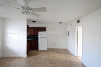 6270 W Flagler St in Miami, FL - Building Photo - Building Photo