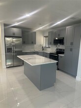 16900 NW 36th Ave in Miami Gardens, FL - Building Photo - Building Photo