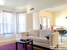 1131 Commonwealth Ave in Boston, MA - Building Photo