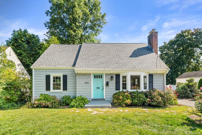 204 Ridgewood Rd in West Hartford, CT - Building Photo - Building Photo