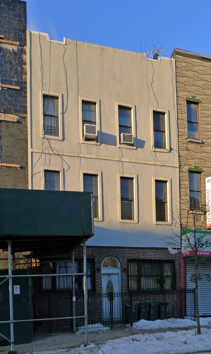 170 Wilson Ave in Brooklyn, NY - Building Photo