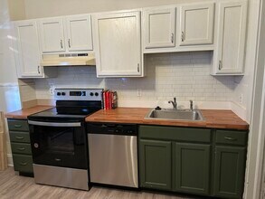 14720 Detroit Ave in Lakewood, OH - Building Photo - Building Photo