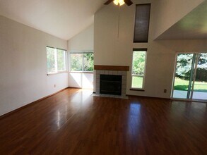 325 Buchanan Ct in Louisville, CO - Building Photo - Building Photo