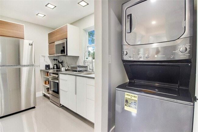 5530 NW 5th Ave in Miami, FL - Building Photo - Building Photo