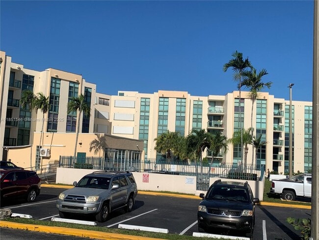 2055 SW 122nd Ave in Miami, FL - Foto de edificio - Building Photo
