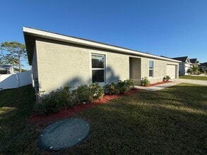 205 SW Chelsea Terrace in Port St. Lucie, FL - Building Photo - Building Photo