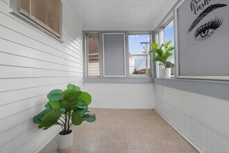 565 Carroll Ave, Unit 1 in Bridgeport, CT - Building Photo - Building Photo