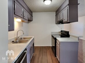 1303 Berry Dr in Cleburne, TX - Building Photo - Building Photo