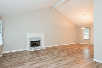 895 Old Spring Way NE in Sugar Hill, GA - Building Photo - Building Photo