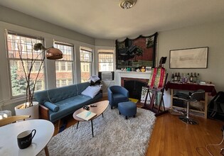 5 Dana St, Unit 402 in Cambridge, MA - Building Photo - Building Photo