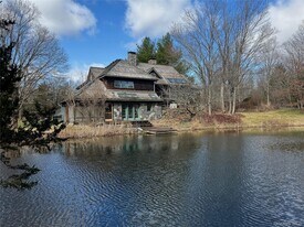 22 Knight Rd in Clinton Corners, NY - Building Photo