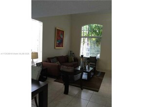 10863 NW 53rd Ln in Doral, FL - Building Photo - Building Photo