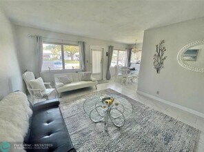 1920 NE 51st Ct in Fort Lauderdale, FL - Foto de edificio - Building Photo