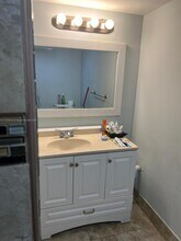 900 NE 195th St in Miami, FL - Building Photo - Building Photo