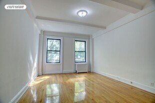 315 W 102nd St in New York, NY - Building Photo