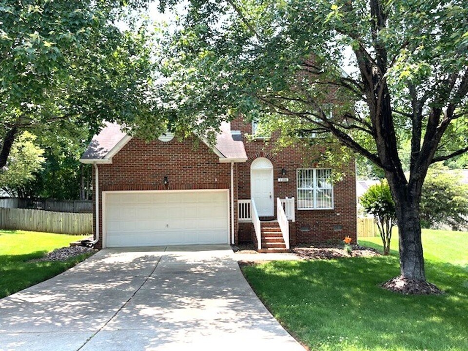 1106 Coquina Ct in Mebane, NC - Building Photo