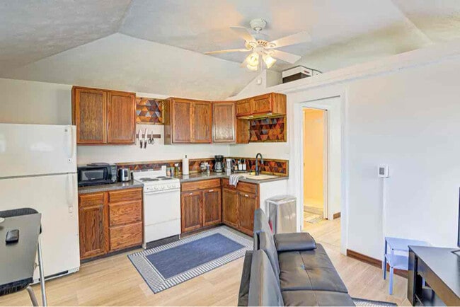 property at 5169 Caroline Ave