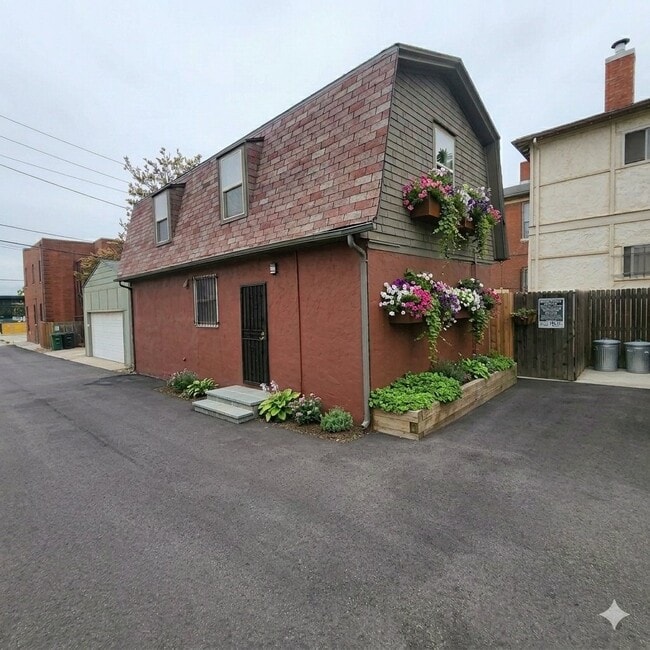 1116 Emerson St, Unit 13