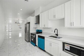 2328 W Spruce St in Tampa, FL - Building Photo - Building Photo