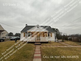 573 State St in Mertztown, PA - Building Photo