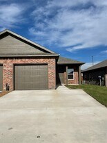 2829 Peony Dr in Sherman, TX - Building Photo
