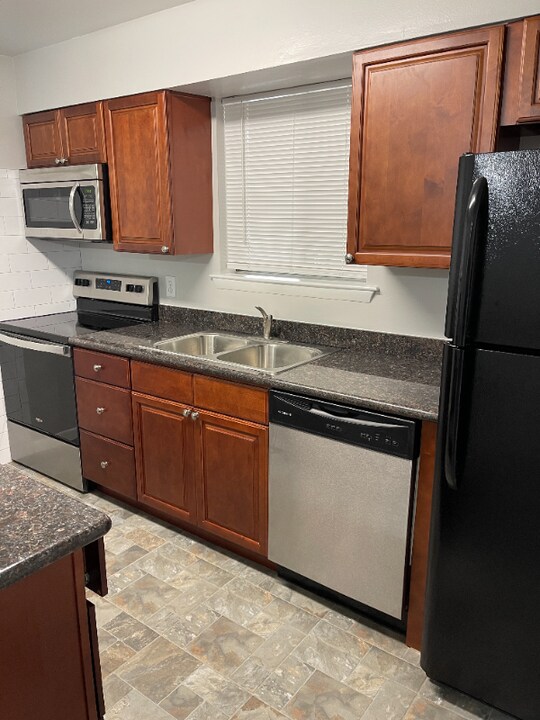 2525 Annunciation St in New Orleans, LA - Building Photo