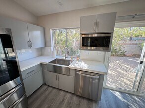 10229 Anoka Ave in Las Vegas, NV - Building Photo - Building Photo