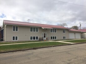 425 6th Ave NW, Unit 1 in Valley City, ND - Building Photo