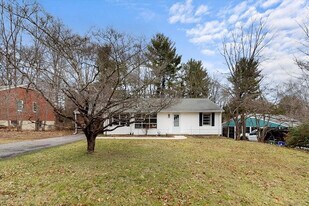 704 Burruss Dr in Blacksburg, VA - Building Photo