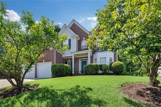 3852 Roxfield Dr NE in Buford, GA - Foto de edificio - Building Photo