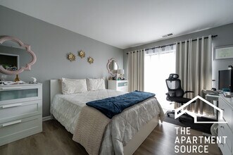 2310 N Harlem Ave in Elmwood Park, IL - Foto de edificio - Building Photo