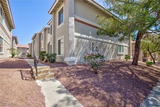 7300 W Pirates Cove Rd in Las Vegas, NV - Building Photo - Building Photo
