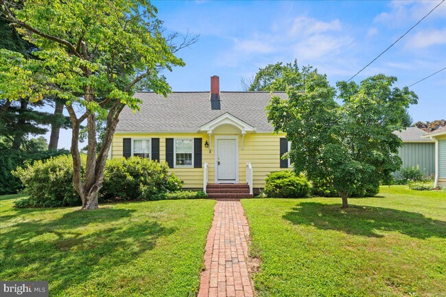 property at 5 Rivera Ave