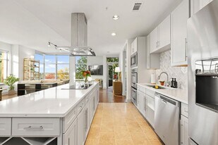 Ashton South End in Charlotte, NC - Building Photo