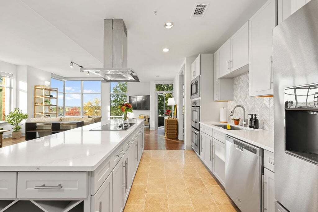 Ashton South End in Charlotte, NC - Building Photo