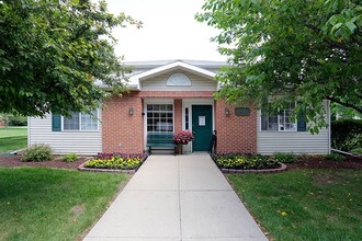 DEER RUN APARTMENTS in Howard, WI - Building Photo - Building Photo