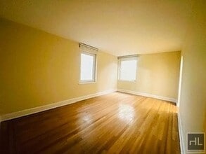 69 Harney Rd in Scarsdale, NY - Foto de edificio - Building Photo