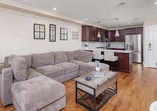 938 N Marshall St, Unit 3 in Philadelphia, PA - Foto de edificio - Building Photo