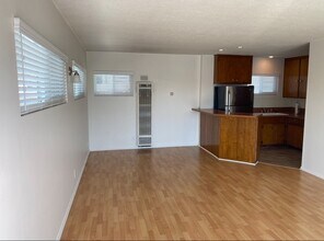 155 Rochester St, Unit 1/2 in Costa Mesa, CA - Building Photo - Building Photo