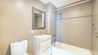 109-9 15th Ave in Queens, NY - Building Photo - Building Photo