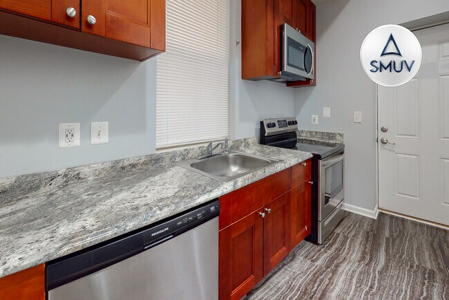 2202 Maryland Ave in Baltimore, MD - Building Photo - Building Photo